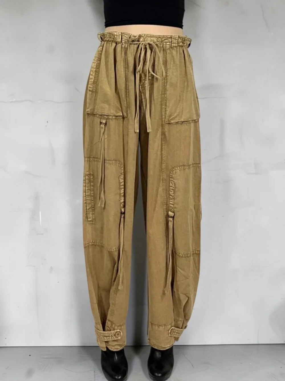 Free People One Step Ahead Parachute Pant XS Neutral Wide Leg Cargo OVERSIZED